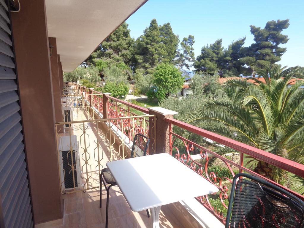 Hotel Porto Matina à Metamórfosi Extérieur photo